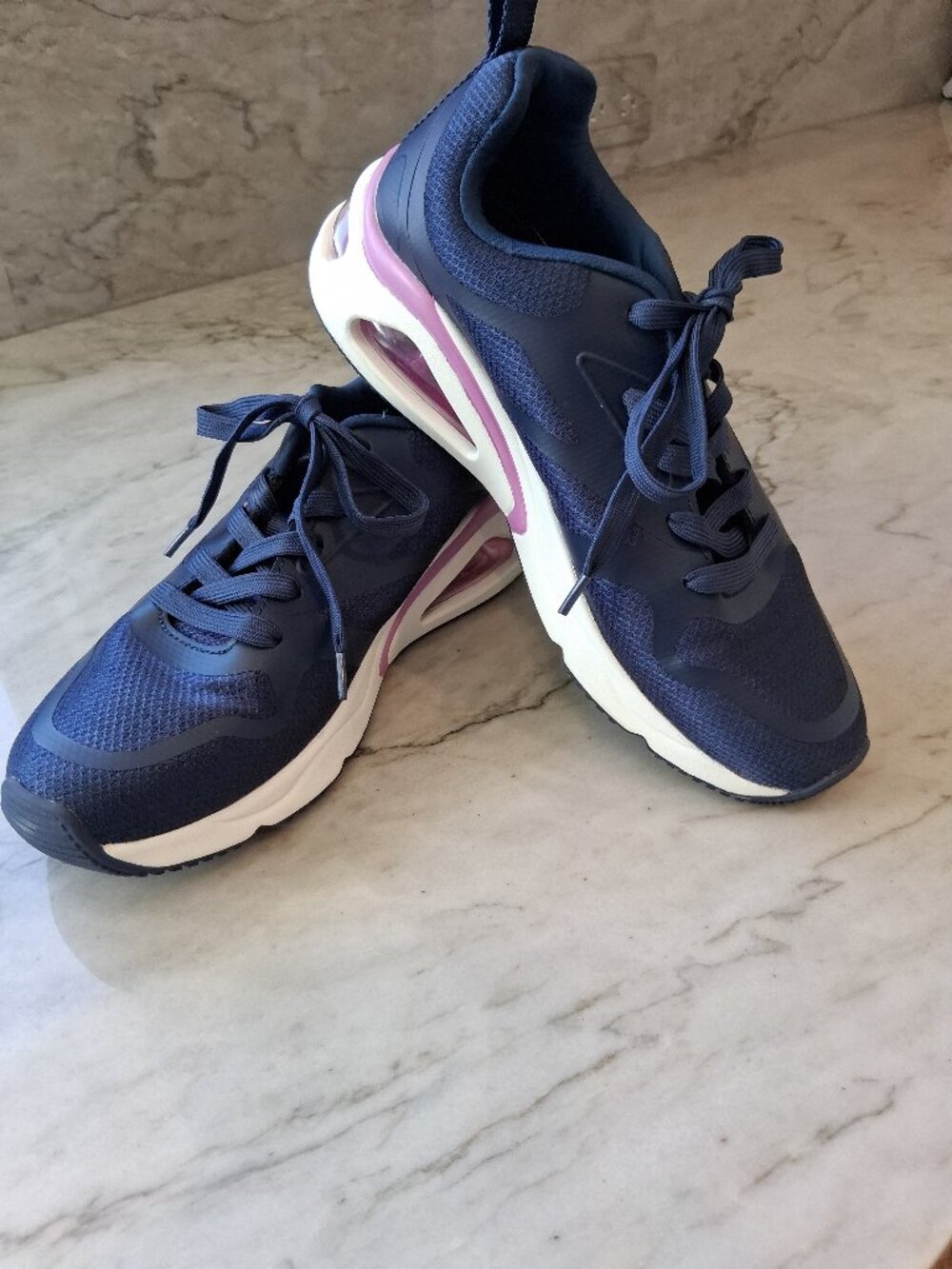Women Skechers Runner Navy Blue Size 6 1/2